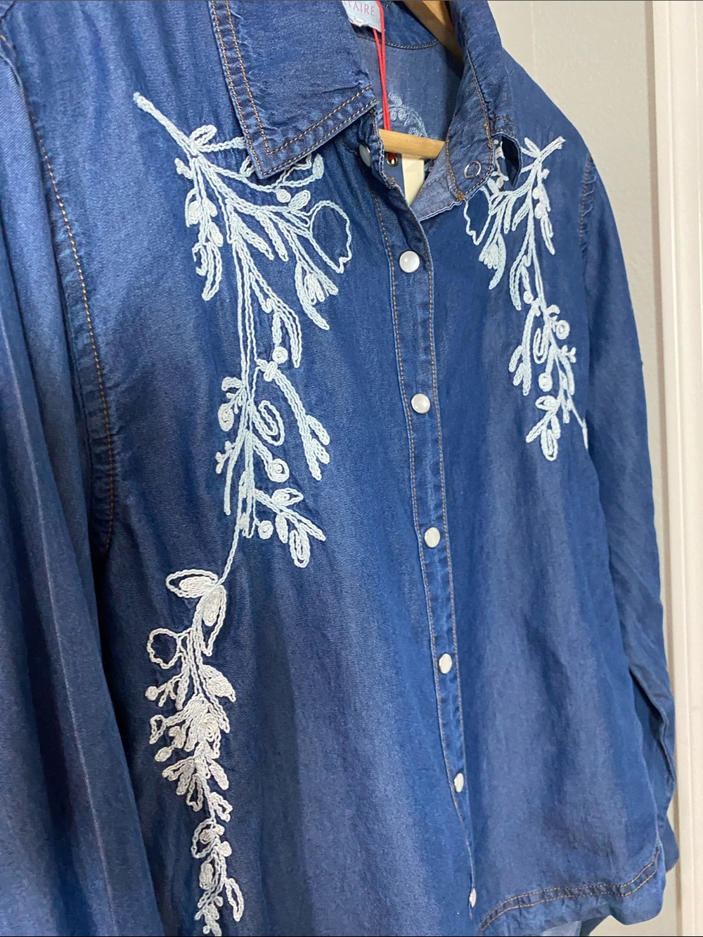 Embroidered Indigo Button-Front Shirt 22ptp 23-25 L sz L 💯%tencel - Picture 8 of 8